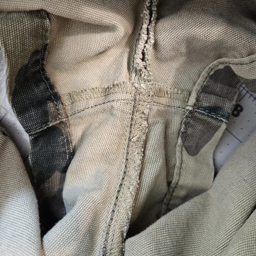 Topshop Green Camo Buckle Detail High Rise Utility Shorts Women’s Size 4 - Picture 8 of 12